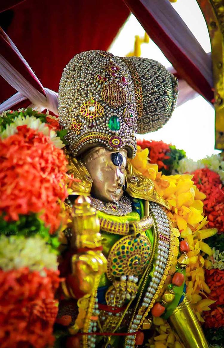 Madurai Meenakshi with Andal Hairstyle