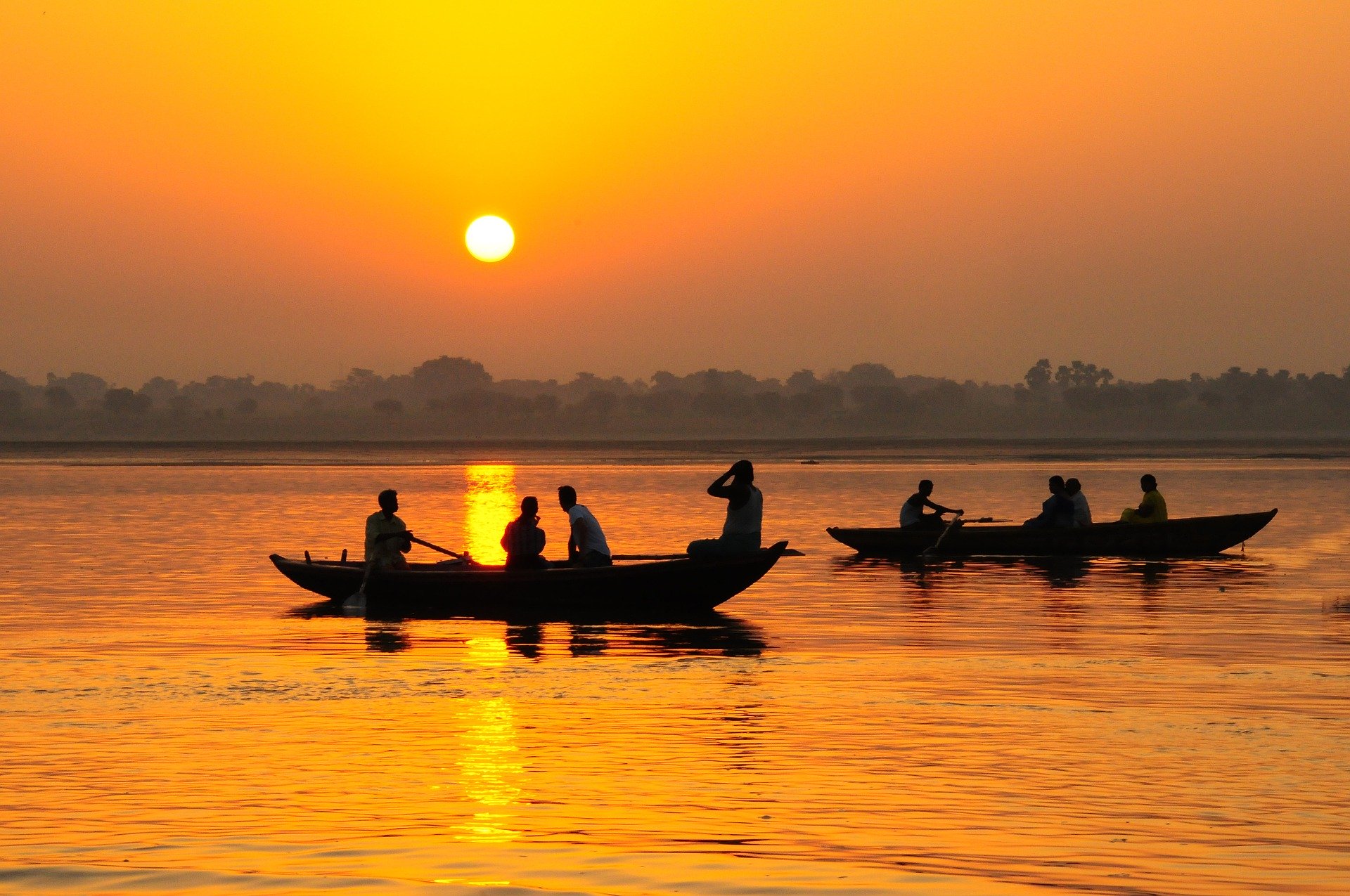 holi ganges water
