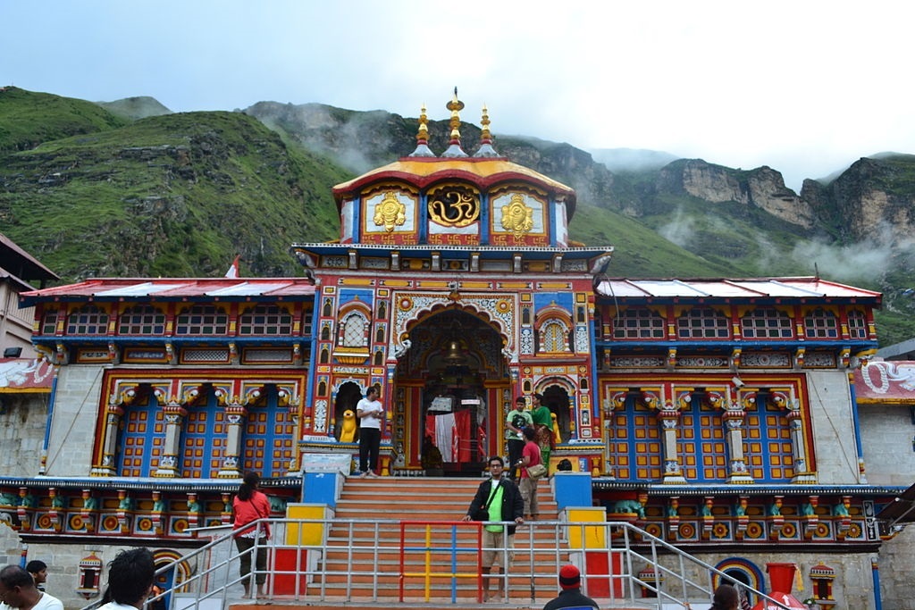 badrinath temple front view