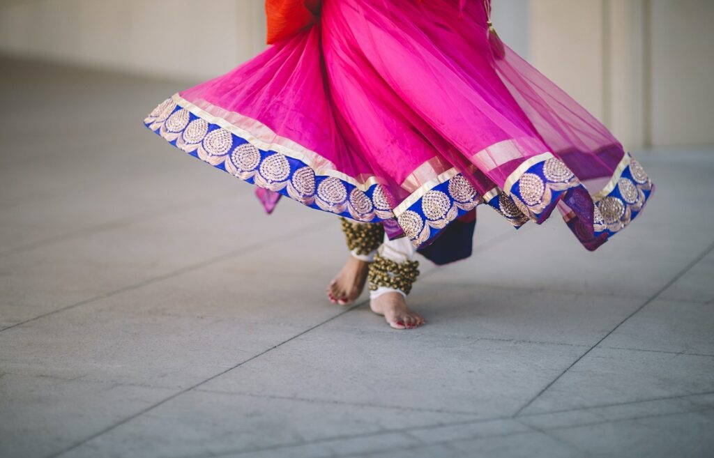 Kathak lucknow gharana dancer with ghunghroo 